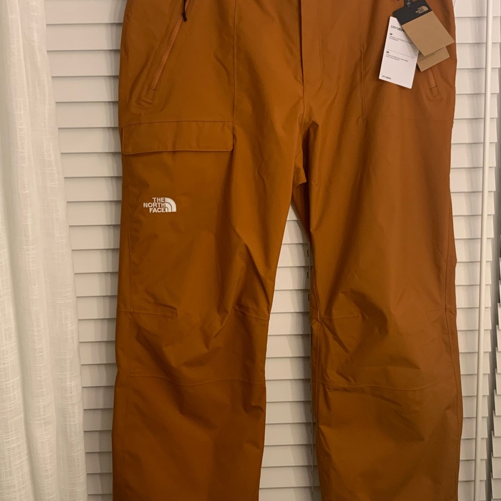 NWT-The North Face Snowboard Pants-Dry Vent